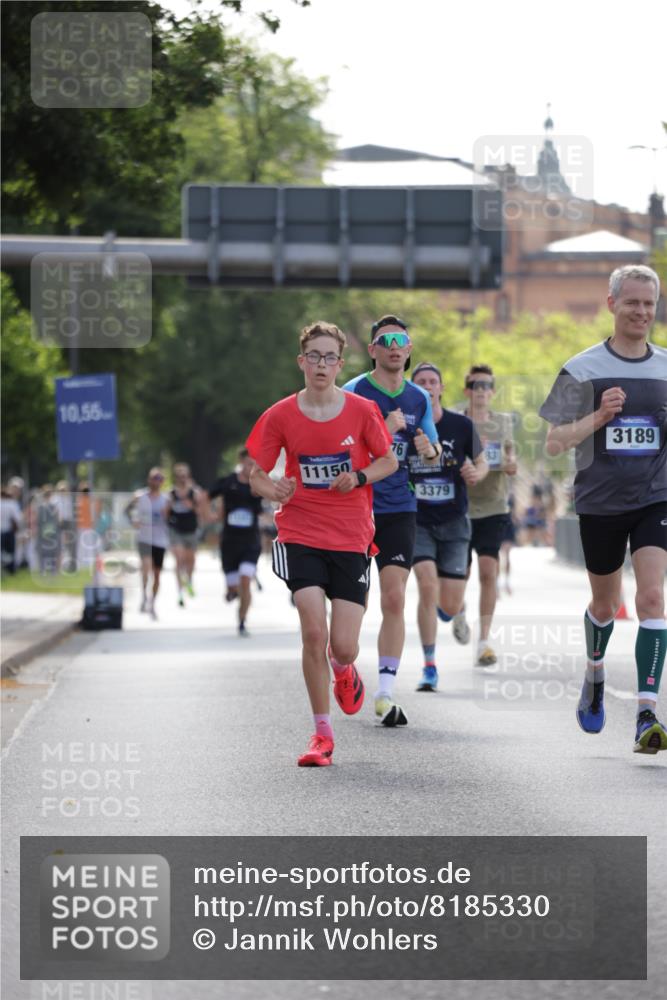 29.06.2025 - hella hamburg halbmarathon Jannik Wohlers http://msf.ph/oto/8185330 29.06.2025 09:43:24 Lombardsbrücke 2075, 2203, 3189, 3379, 8318, 8376, 9804, 10351, 11150, 13941, 15023, 15136, 17040, 17893, 18763, 18832 meine-sportfotos.de