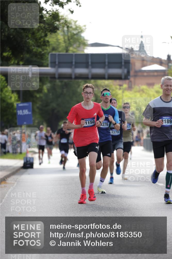 29.06.2025 - hella hamburg halbmarathon Jannik Wohlers http://msf.ph/oto/8185350 29.06.2025 09:43:24 Lombardsbrücke 2075, 2203, 3189, 3379, 8318, 8376, 9804, 10351, 11150, 13941, 15023, 15136, 17040, 17893, 18763, 18832 meine-sportfotos.de