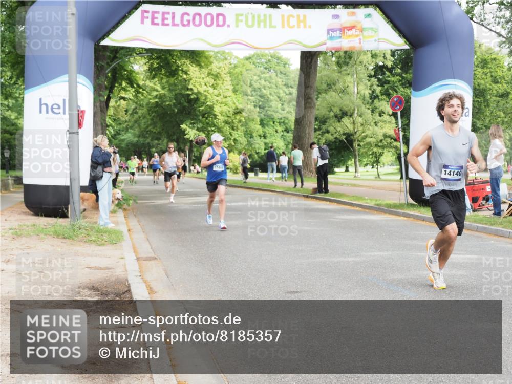 29.06.2025 - hella hamburg halbmarathon MichiJ http://msf.ph/oto/8185357 29.06.2025 10:18:33 Zwischen KM18-KM19 2075, 12189, 14140, 15883 meine-sportfotos.de