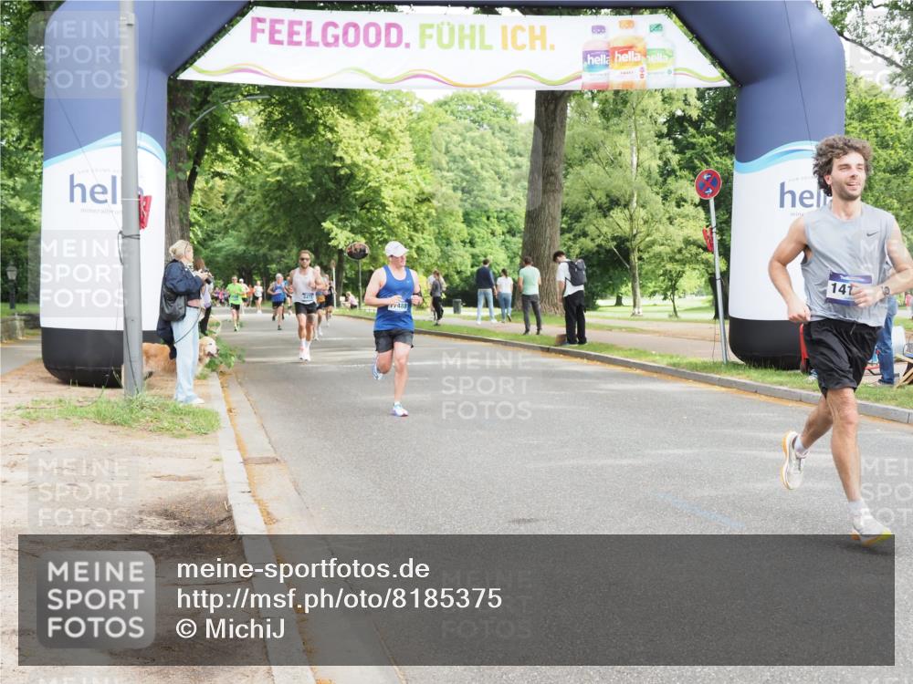 29.06.2025 - hella hamburg halbmarathon MichiJ http://msf.ph/oto/8185375 29.06.2025 10:18:34 Zwischen KM18-KM19 2075, 12189, 14140, 15883 meine-sportfotos.de