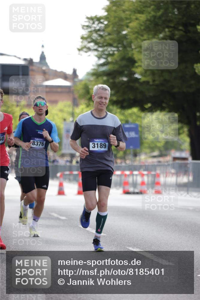 29.06.2025 - hella hamburg halbmarathon Jannik Wohlers http://msf.ph/oto/8185401 29.06.2025 09:43:25 Lombardsbrücke 2075, 2203, 2483, 3189, 3379, 8318, 8376, 9804, 10351, 11150, 13941, 15023, 15136, 17040, 17893, 18763, 18832 meine-sportfotos.de