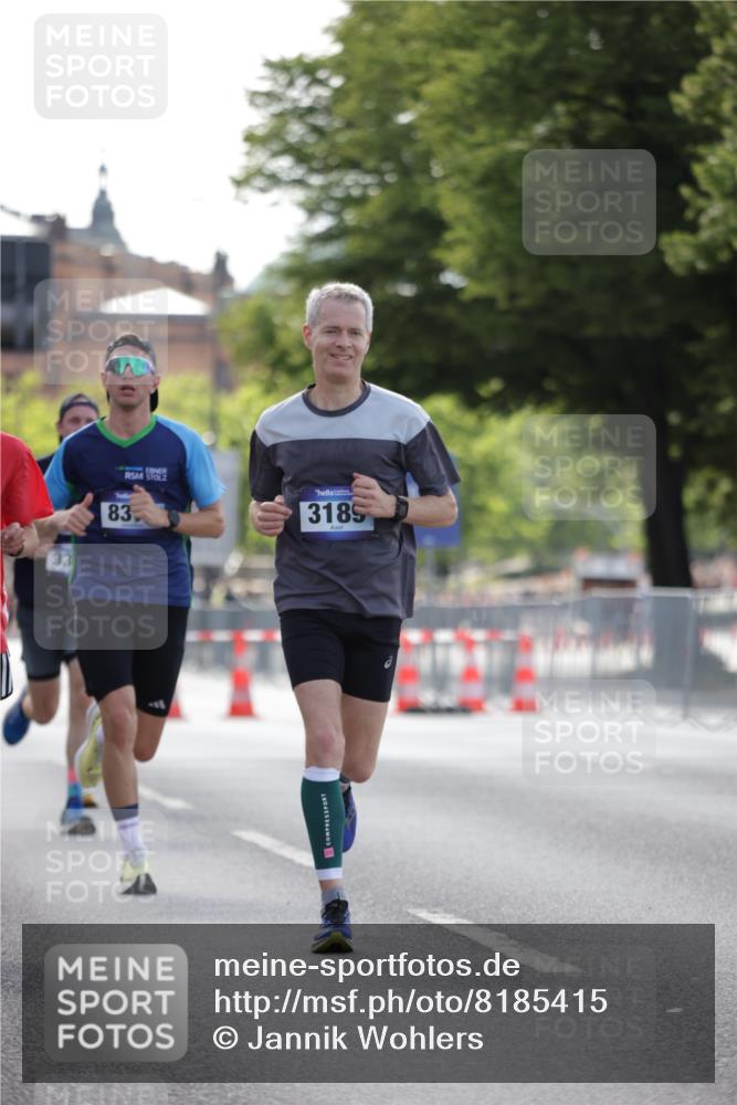 29.06.2025 - hella hamburg halbmarathon Jannik Wohlers http://msf.ph/oto/8185415 29.06.2025 09:43:25 Lombardsbrücke 2075, 2203, 2483, 3189, 3379, 8318, 8376, 9804, 10351, 11150, 13941, 15023, 15136, 17040, 17893, 18763, 18832 meine-sportfotos.de