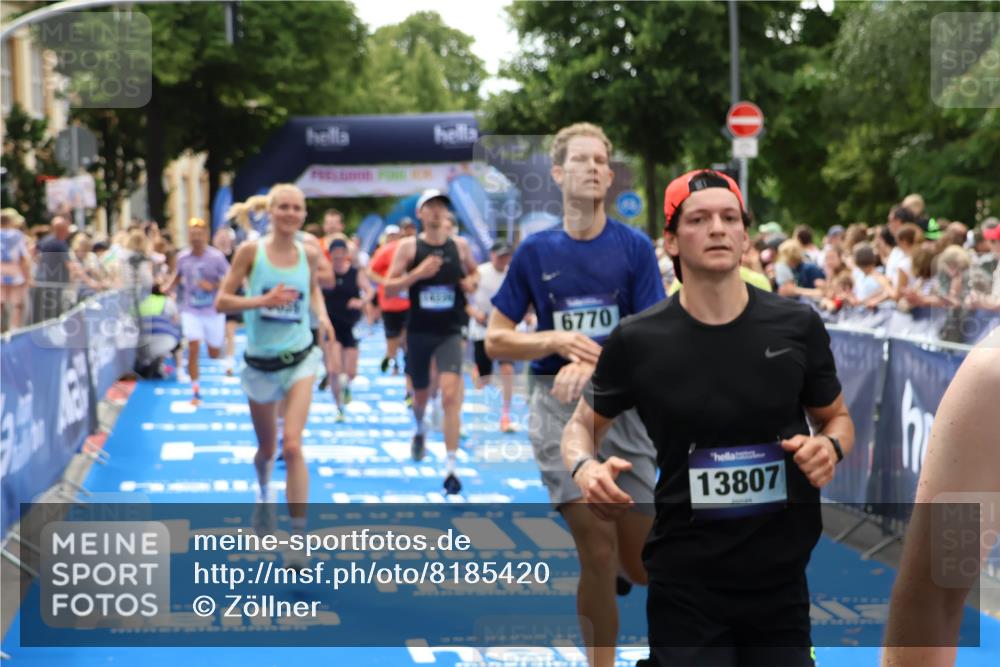 29.06.2025 - hella hamburg halbmarathon Zöllner http://msf.ph/oto/8185420 29.06.2025 10:42:29 Ziel 1209, 1256, 1353, 1800, 1962, 2233, 3523, 6639, 6770, 7116, 7448, 7693, 7734, 11907, 13446, 13807, 14226, 15095, 15175, 15623, 15654, 16281, 16333, 17637, 17733, 17911, 18330 meine-sportfotos.de