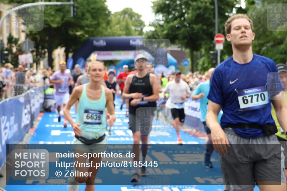 29.06.2025 - hella hamburg halbmarathon Zöllner http://msf.ph/oto/8185445 29.06.2025 10:42:30 Ziel 1209, 1256, 1353, 1800, 1962, 2233, 3523, 6639, 7116, 7448, 7693, 7734, 11907, 13446, 14226, 15095, 15175, 15623, 15654, 16281, 16295, 16333, 17637, 17733, 17911, 18330, 18680 meine-sportfotos.de