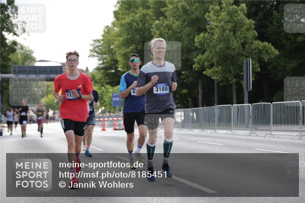 29.06.2025 - hella hamburg halbmarathon Jannik Wohlers http://msf.ph/oto/8185451 29.06.2025 09:43:26 Lombardsbrücke 2075, 2203, 2483, 3189, 3379, 8318, 8376, 9804, 10351, 11150, 13941, 15023, 15136, 17040, 17893, 18763, 18832 meine-sportfotos.de