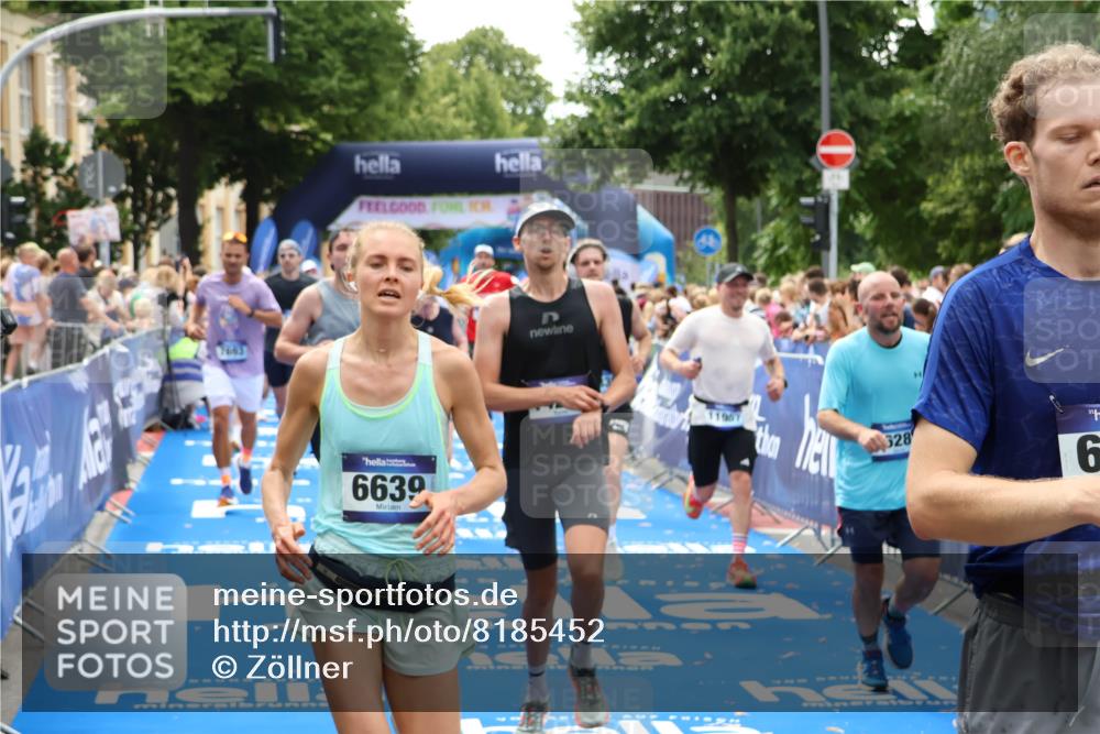 29.06.2025 - hella hamburg halbmarathon Zöllner http://msf.ph/oto/8185452 29.06.2025 10:42:30 Ziel 1209, 1256, 1353, 1800, 1962, 2233, 3523, 6639, 7116, 7448, 7693, 7734, 11907, 13446, 14226, 15095, 15175, 15623, 15654, 16281, 16295, 16333, 17637, 17733, 17911, 18330, 18680 meine-sportfotos.de