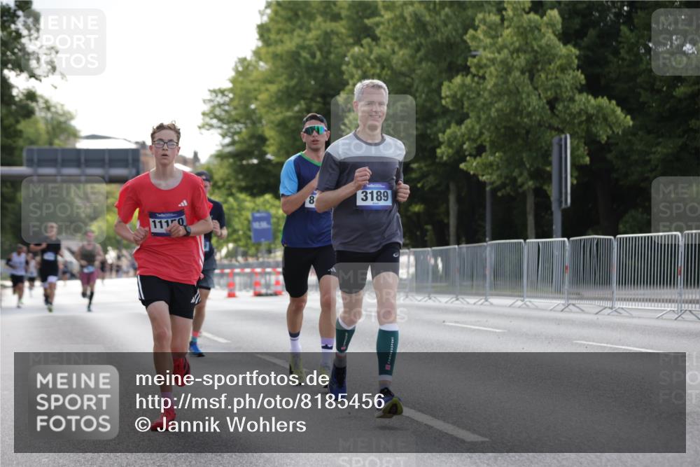 29.06.2025 - hella hamburg halbmarathon Jannik Wohlers http://msf.ph/oto/8185456 29.06.2025 09:43:26 Lombardsbrücke 2075, 2203, 2483, 3189, 3379, 8318, 8376, 9804, 10351, 11150, 13941, 15023, 15136, 17040, 17893, 18763, 18832 meine-sportfotos.de