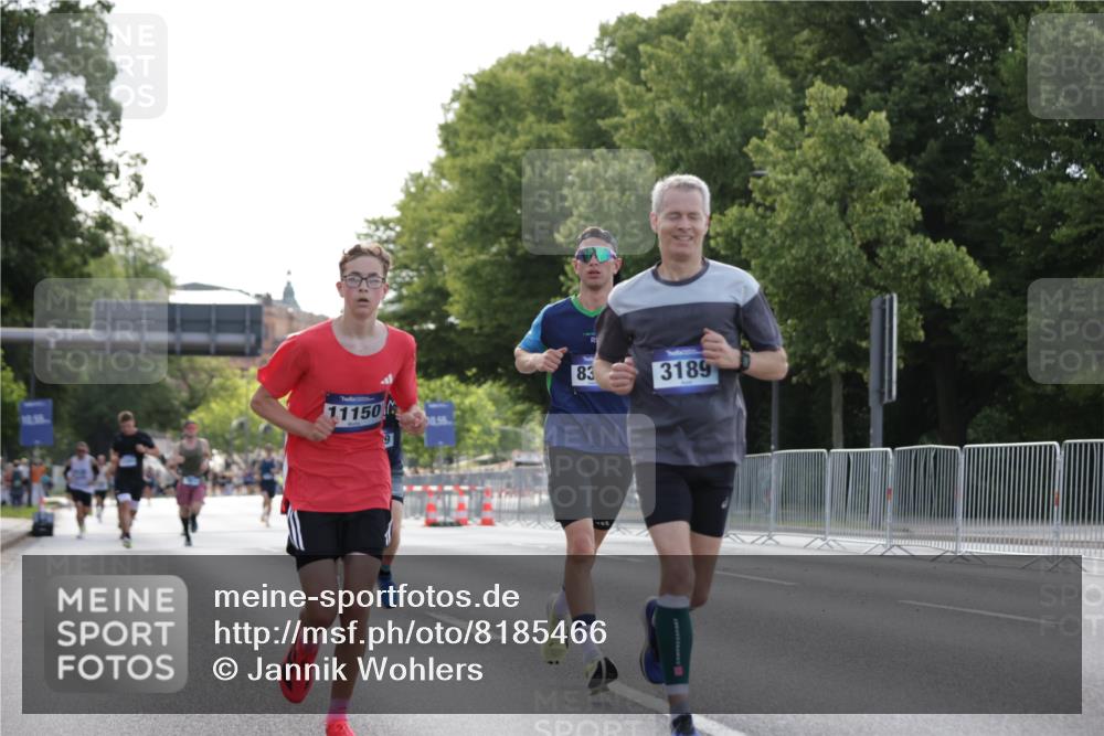 29.06.2025 - hella hamburg halbmarathon Jannik Wohlers http://msf.ph/oto/8185466 29.06.2025 09:43:27 Lombardsbrücke 2075, 2203, 2483, 3189, 3379, 8318, 8376, 9804, 10351, 11150, 13941, 15023, 15136, 17040, 17893, 18763, 18832 meine-sportfotos.de