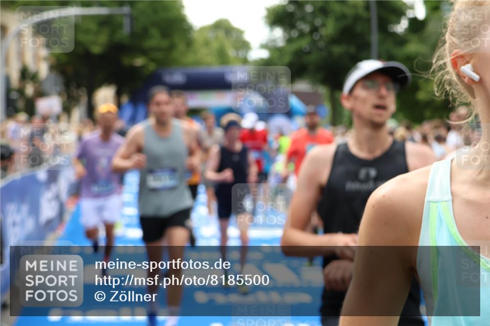 29.06.2025 - hella hamburg halbmarathon Zöllner http://msf.ph/oto/8185500 29.06.2025 10:42:31 Ziel 1209, 1256, 1353, 1800, 1962, 2233, 3523, 7116, 7448, 7693, 7734, 11907, 13446, 14226, 15095, 15175, 15623, 16281, 16295, 16333, 17016, 17637, 17733, 17911, 18330, 18680 meine-sportfotos.de