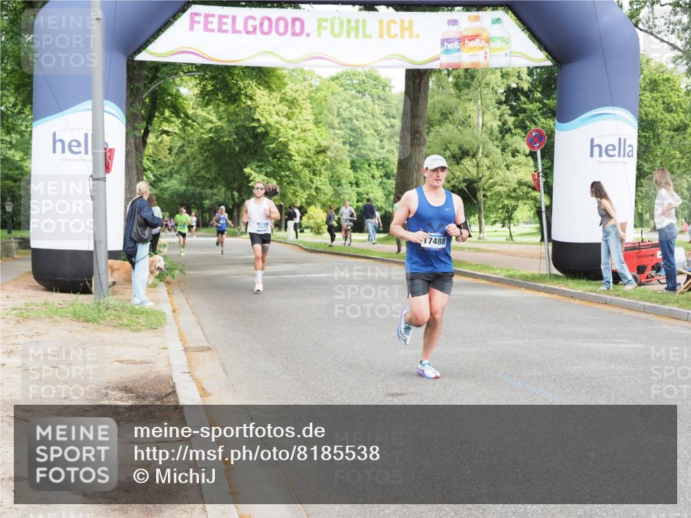 29.06.2025 - hella hamburg halbmarathon MichiJ http://msf.ph/oto/8185538 29.06.2025 10:18:35 Zwischen KM18-KM19 2075, 12189, 14140, 15883 meine-sportfotos.de