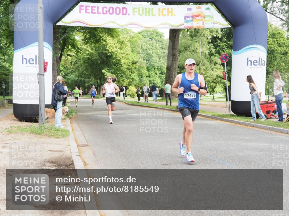 29.06.2025 - hella hamburg halbmarathon MichiJ http://msf.ph/oto/8185549 29.06.2025 10:18:35 Zwischen KM18-KM19 2075, 12189, 14140, 15883 meine-sportfotos.de