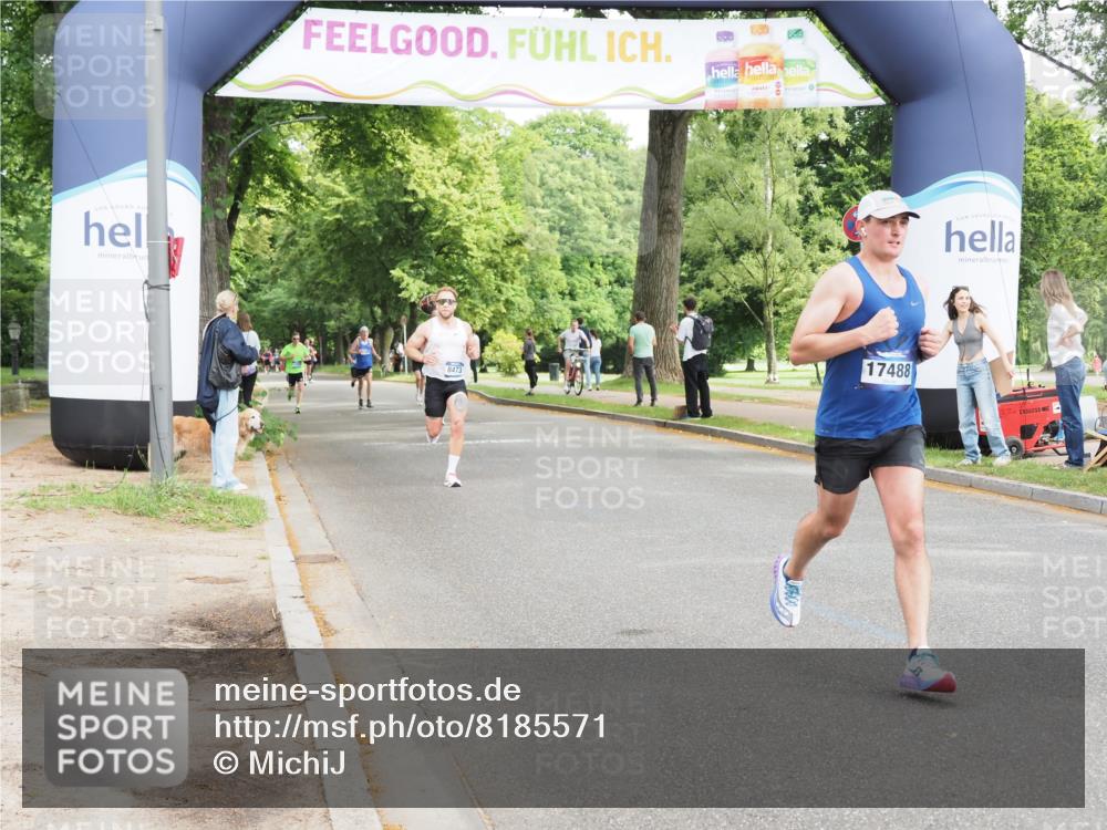 29.06.2025 - hella hamburg halbmarathon MichiJ http://msf.ph/oto/8185571 29.06.2025 10:18:35 Zwischen KM18-KM19 2075, 12189, 14140, 15883 meine-sportfotos.de