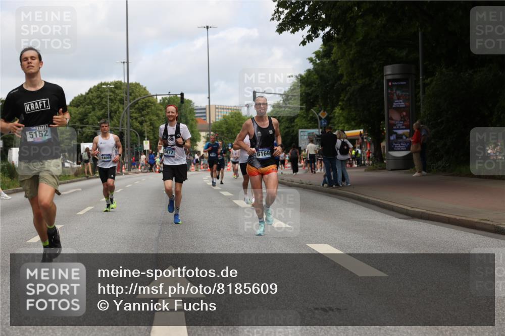 29.06.2025 - hella hamburg halbmarathon Yannick Fuchs http://msf.ph/oto/8185609 29.06.2025 10:29:31 20KM 1002, 1217, 1562, 4477, 5048, 5152, 6169, 6878, 7628, 7972, 8395, 8864, 9686, 11661, 12369, 14069, 14388, 14603, 15991, 16140, 16712, 17014, 18419, 18837, 19022 meine-sportfotos.de