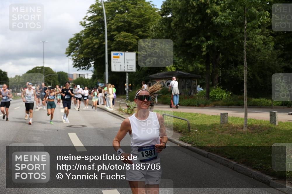 29.06.2025 - hella hamburg halbmarathon Yannick Fuchs http://msf.ph/oto/8185705 29.06.2025 10:43:34 20KM 1094, 1342, 1381, 1476, 2013, 2504, 2516, 2592, 2596, 2706, 2878, 2889, 2937, 3060, 3692, 4017, 4832, 5460, 5705, 6158, 7067, 7297, 7332, 8112, 8437, 8821, 9038, 9126, 9200, 9213, 9463, 9619, 9649, 9695, 9924, 9965, 10184, 10859, 11340, 11519, 11579, 11779, 11819, 11977, 12035, 12094, 12421, 12533, 12670, 13233, 13269, 13688, 13690, 14526, 15422, 15523, 16114, 16369, 16627, 16653, 16731, 16891, 17173, 17632, 17753, 18058, 18842, 18926, 19109 meine-sportfotos.de