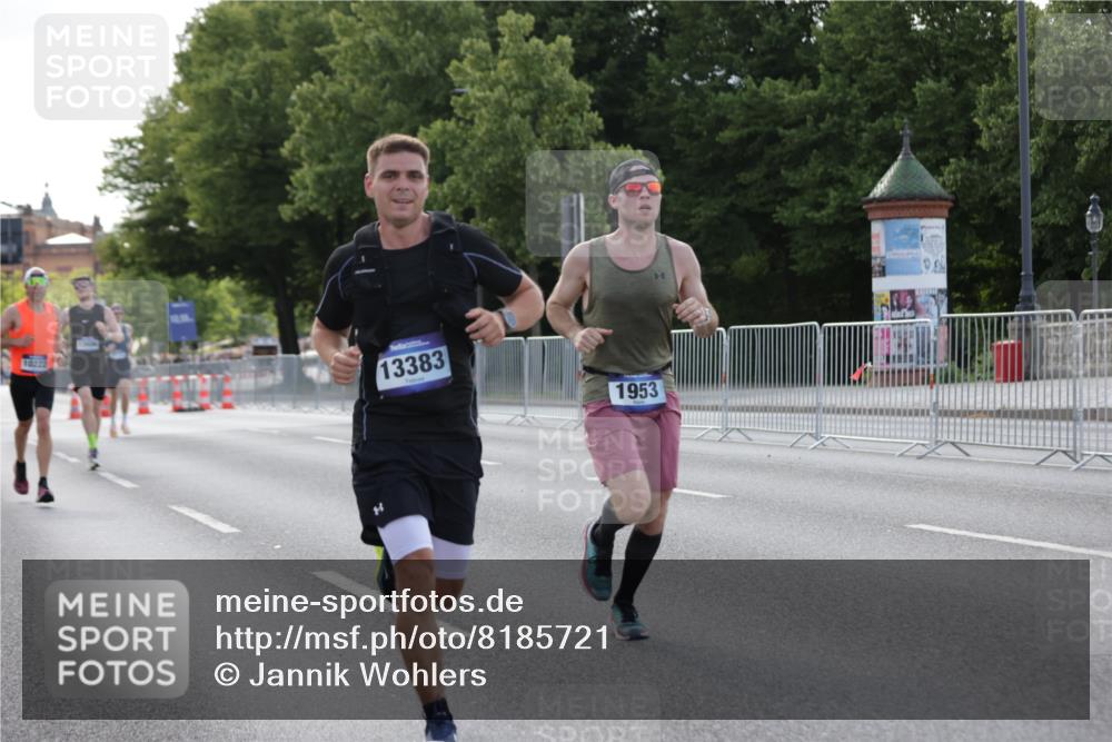 29.06.2025 - hella hamburg halbmarathon Jannik Wohlers http://msf.ph/oto/8185721 29.06.2025 09:43:34 Lombardsbrücke 1953, 2483, 3189, 3379, 5308, 8376, 9804, 10222, 11150, 13383, 13606, 17040, 18832 meine-sportfotos.de