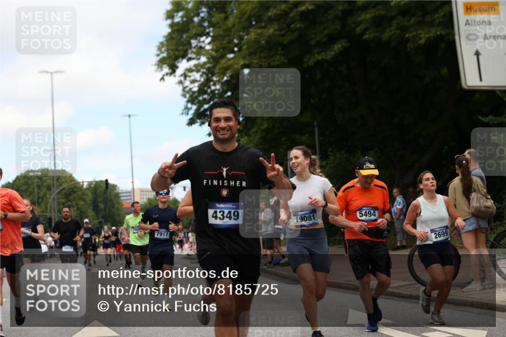 29.06.2025 - hella hamburg halbmarathon Yannick Fuchs http://msf.ph/oto/8185725 29.06.2025 11:21:18 20KM 2010, 2699, 2751, 3842, 3910, 4161, 4349, 4373, 4824, 4826, 4877, 5494, 5584, 5629, 5838, 6285, 6640, 7604, 7836, 7917, 8050, 8962, 9913, 10077, 10374, 10594, 11046, 11092, 11668, 11981, 12958, 13090, 13382, 13477, 13934, 14029, 14810, 14986, 15481, 15725, 15752, 15869, 16821, 16999, 17034, 17207, 17249, 18077, 18503, 18610, 19081, 19193 meine-sportfotos.de