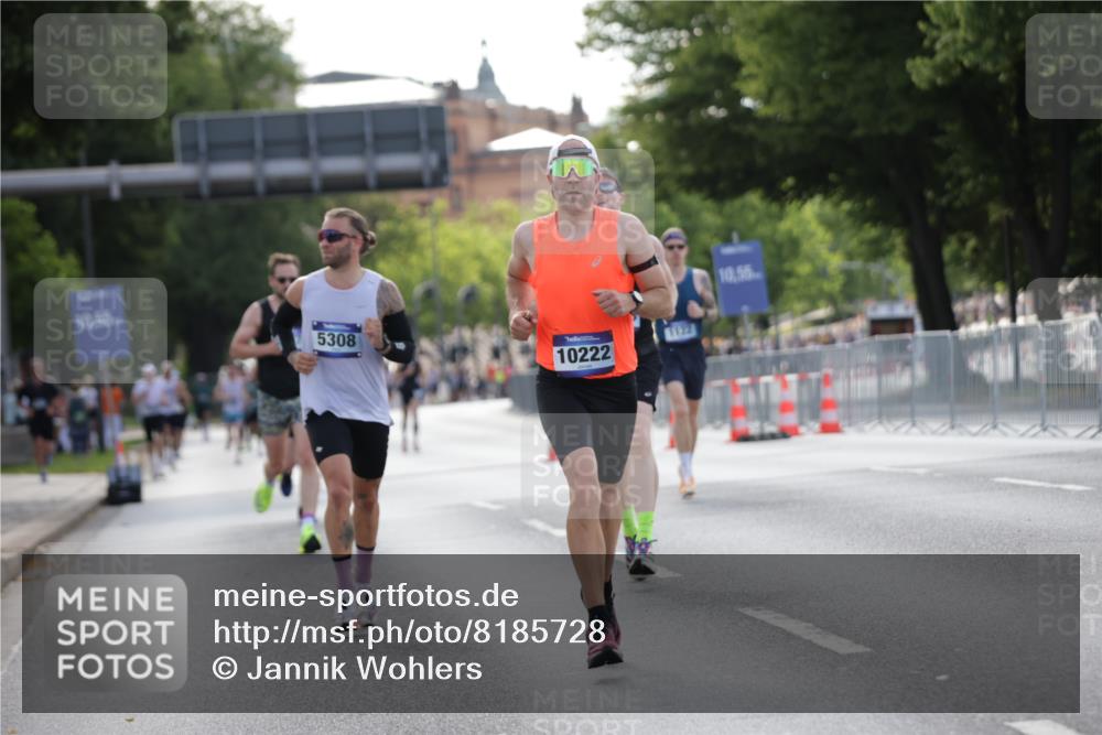 29.06.2025 - hella hamburg halbmarathon Jannik Wohlers http://msf.ph/oto/8185728 29.06.2025 09:43:35 Lombardsbrücke 1953, 2483, 3189, 3379, 5308, 8376, 9047, 9804, 10222, 11150, 13383, 13606, 17040, 18832 meine-sportfotos.de