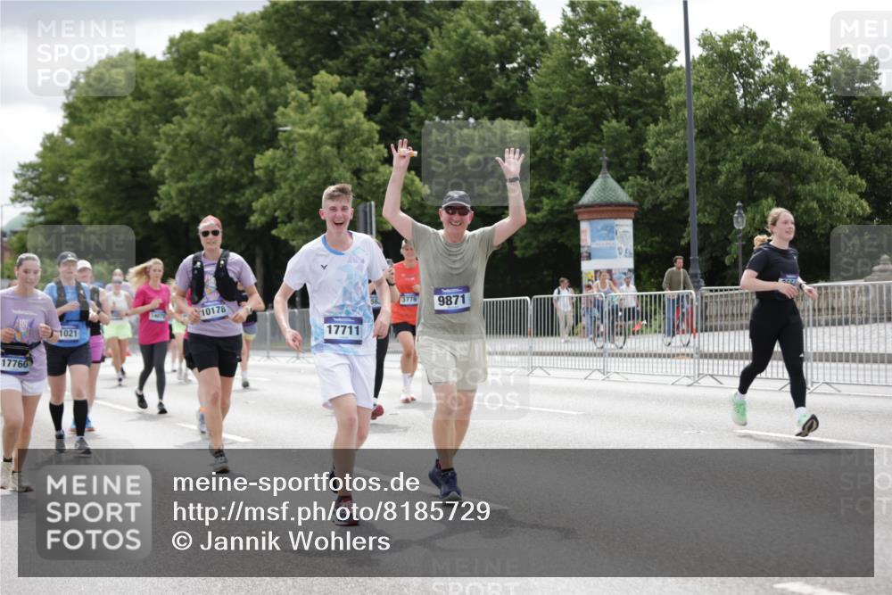 29.06.2025 - hella hamburg halbmarathon Jannik Wohlers http://msf.ph/oto/8185729 29.06.2025 11:11:11 Lombardsbrücke 1021, 2105, 2345, 3563, 3564, 3608, 3713, 3775, 3776, 3832, 3932, 4574, 4750, 4821, 4881, 6454, 6455, 8294, 9322, 9415, 9703, 9871, 10178, 11104, 13428, 14078, 14241, 14806, 15241, 15691, 15729, 16219, 16728, 17330, 17570, 17711, 17760, 18955 meine-sportfotos.de