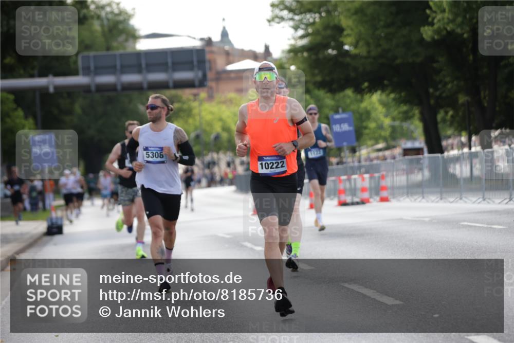 29.06.2025 - hella hamburg halbmarathon Jannik Wohlers http://msf.ph/oto/8185736 29.06.2025 09:43:35 Lombardsbrücke 1953, 2483, 3189, 3379, 5308, 8376, 9047, 9804, 10222, 11150, 13383, 13606, 17040, 18832 meine-sportfotos.de