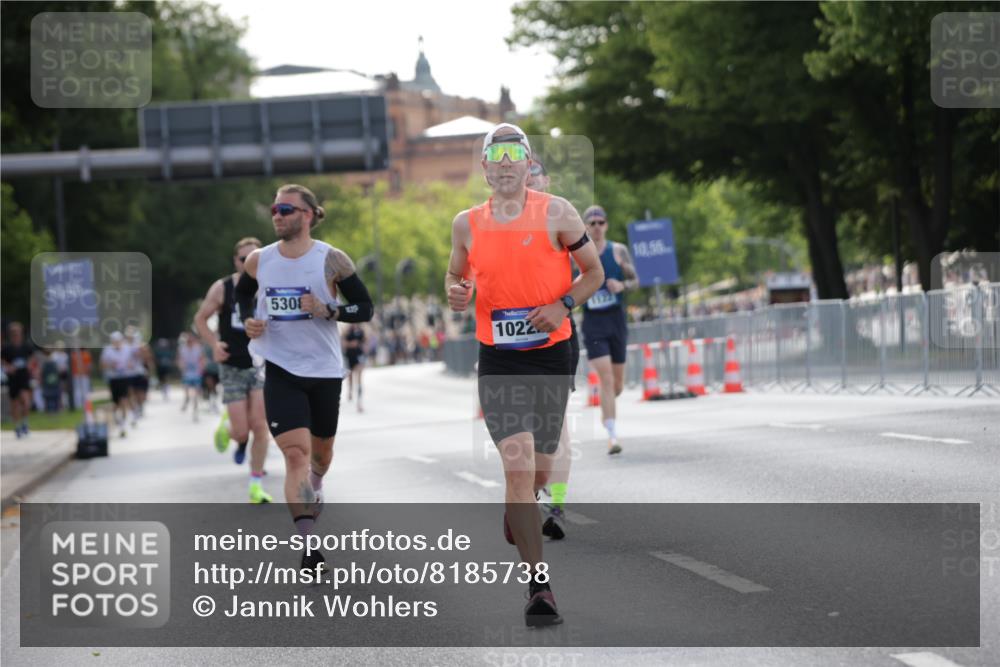 29.06.2025 - hella hamburg halbmarathon Jannik Wohlers http://msf.ph/oto/8185738 29.06.2025 09:43:35 Lombardsbrücke 1953, 2483, 3189, 3379, 5308, 8376, 9047, 9804, 10222, 11150, 13383, 13606, 17040, 18832 meine-sportfotos.de