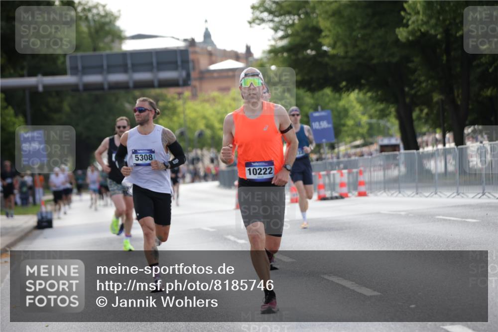 29.06.2025 - hella hamburg halbmarathon Jannik Wohlers http://msf.ph/oto/8185746 29.06.2025 09:43:35 Lombardsbrücke 1953, 2483, 3189, 3379, 5308, 8376, 9047, 9804, 10222, 11150, 13383, 13606, 17040, 18832 meine-sportfotos.de