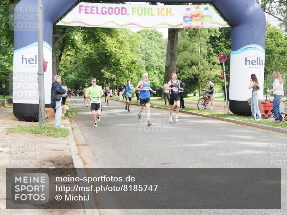 29.06.2025 - hella hamburg halbmarathon MichiJ http://msf.ph/oto/8185747 29.06.2025 10:18:41 Zwischen KM18-KM19 7389, 8473, 17374 meine-sportfotos.de