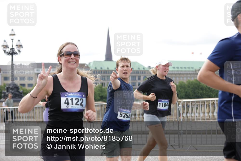 29.06.2025 - hella hamburg halbmarathon Jannik Wohlers http://msf.ph/oto/8185768 29.06.2025 10:23:32 Lombardsbrücke 1444, 1545, 2489, 3013, 4122, 4597, 4990, 5039, 5055, 5258, 5260, 5358, 5661, 5954, 7013, 7426, 8141, 8149, 8502, 8676, 8717, 9217, 9603, 11044, 11347, 11415, 11454, 13149, 14521, 15352, 15739, 15853, 17385, 17513, 17595, 18091, 18210, 18314, 18745, 18998, 19017 meine-sportfotos.de