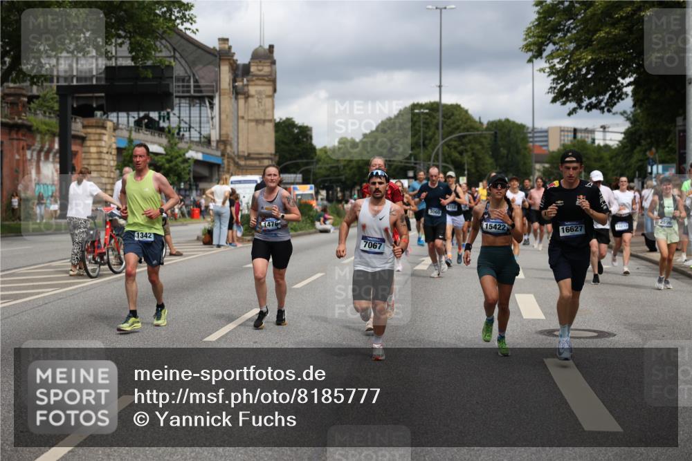 29.06.2025 - hella hamburg halbmarathon Yannick Fuchs http://msf.ph/oto/8185777 29.06.2025 10:43:35 20KM 1094, 1342, 1381, 1476, 2013, 2504, 2516, 2592, 2596, 2706, 2878, 2889, 2937, 3060, 3692, 4017, 4832, 5460, 5705, 6158, 7067, 7297, 7332, 8112, 8437, 8821, 9038, 9126, 9200, 9213, 9463, 9619, 9649, 9695, 9924, 9965, 10184, 11340, 11519, 11579, 11779, 11819, 11977, 12035, 12094, 12271, 12421, 12670, 13233, 13688, 13690, 14526, 15422, 15523, 16114, 16369, 16627, 16653, 16731, 16891, 17173, 17632, 17753, 18058, 18842, 18926, 19109 meine-sportfotos.de