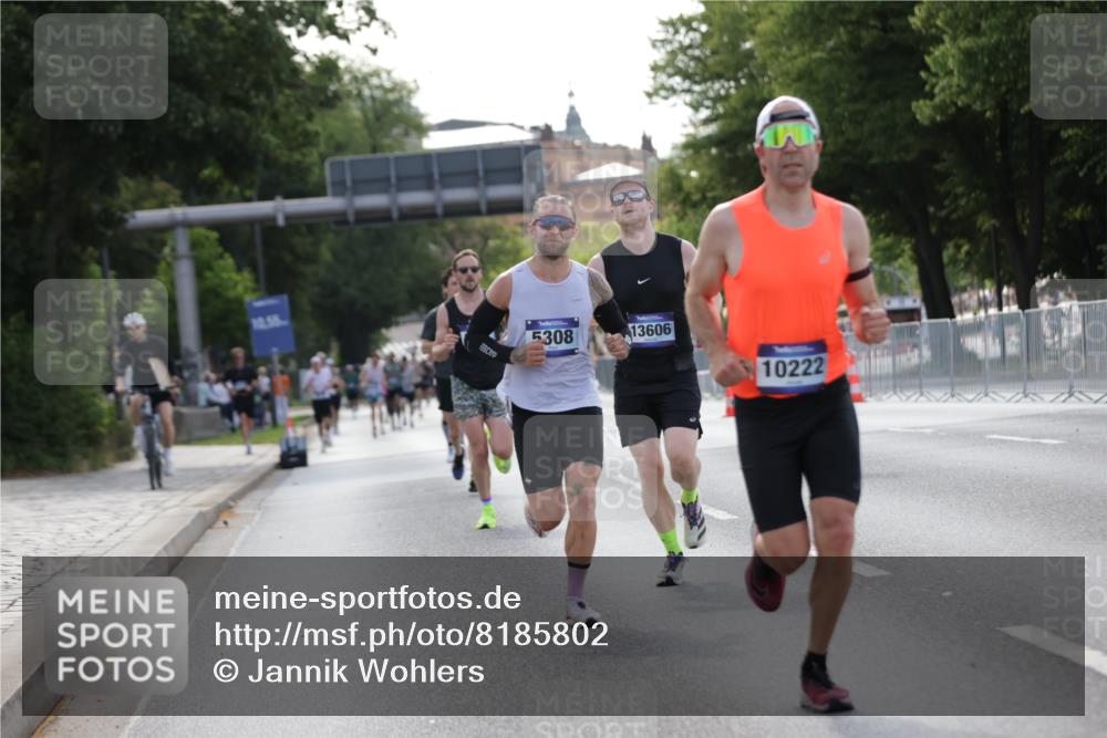 29.06.2025 - hella hamburg halbmarathon Jannik Wohlers http://msf.ph/oto/8185802 29.06.2025 09:43:36 Lombardsbrücke 1122, 1953, 2483, 3189, 3379, 5308, 7231, 8376, 9047, 10222, 11150, 13383, 13606, 17040, 18832 meine-sportfotos.de