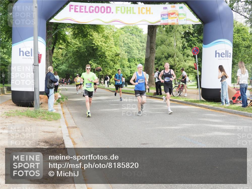 29.06.2025 - hella hamburg halbmarathon MichiJ http://msf.ph/oto/8185820 29.06.2025 10:18:41 Zwischen KM18-KM19 7389, 8473, 17374 meine-sportfotos.de