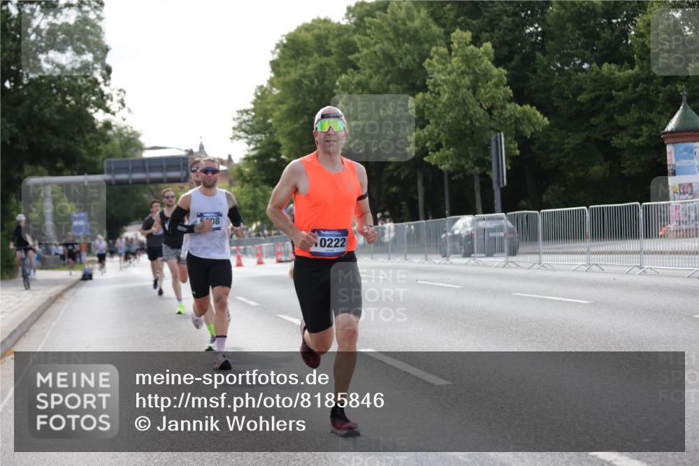 29.06.2025 - hella hamburg halbmarathon Jannik Wohlers http://msf.ph/oto/8185846 29.06.2025 09:43:37 Lombardsbrücke 1122, 1953, 2483, 3189, 3379, 5308, 7231, 8376, 9047, 10222, 11150, 13383, 13606, 17040, 18832 meine-sportfotos.de