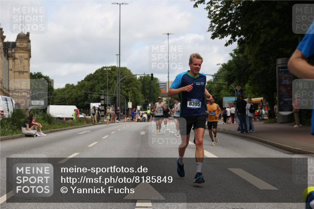 29.06.2025 - hella hamburg halbmarathon Yannick Fuchs http://msf.ph/oto/8185849 29.06.2025 10:29:38 20KM 1002, 1217, 1562, 4477, 5048, 5152, 6169, 6878, 7972, 8395, 8864, 8901, 9686, 12204, 12369, 14069, 14388, 14603, 14952, 15391, 15991, 16140, 16712, 16963, 17014, 17643, 18419, 19022 meine-sportfotos.de