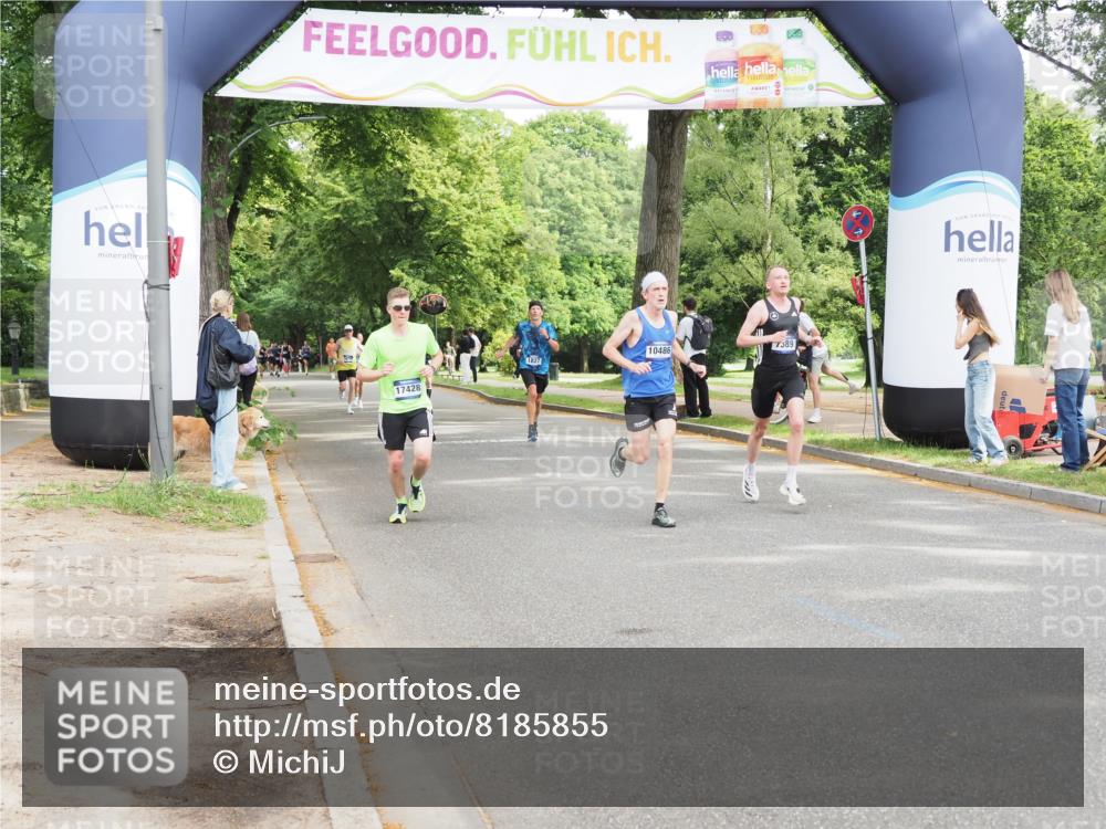 29.06.2025 - hella hamburg halbmarathon MichiJ http://msf.ph/oto/8185855 29.06.2025 10:18:42 Zwischen KM18-KM19 7389, 8473, 17374 meine-sportfotos.de