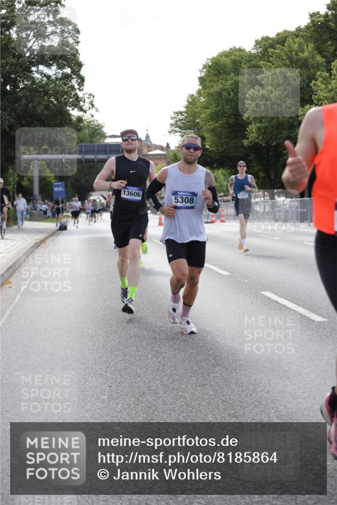 29.06.2025 - hella hamburg halbmarathon Jannik Wohlers http://msf.ph/oto/8185864 29.06.2025 09:43:38 Lombardsbrücke 1122, 1953, 2483, 3189, 3379, 5308, 7231, 8376, 9047, 10222, 11150, 13383, 13606, 17040 meine-sportfotos.de