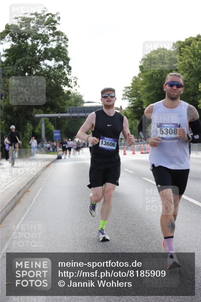 29.06.2025 - hella hamburg halbmarathon Jannik Wohlers http://msf.ph/oto/8185909 29.06.2025 09:43:39 Lombardsbrücke 1122, 1953, 2483, 3189, 3379, 5308, 7231, 8376, 9047, 10222, 10655, 11150, 13383, 13606 meine-sportfotos.de