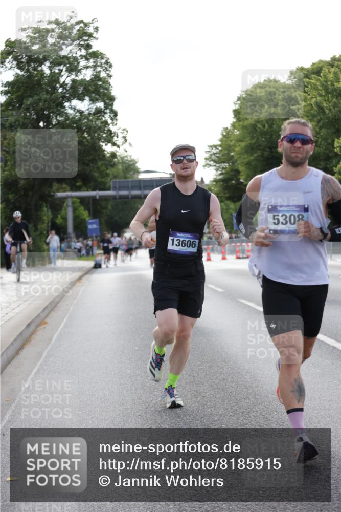 29.06.2025 - hella hamburg halbmarathon Jannik Wohlers http://msf.ph/oto/8185915 29.06.2025 09:43:39 Lombardsbrücke 1122, 1953, 2483, 3189, 3379, 5308, 7231, 8376, 9047, 10222, 10655, 11150, 13383, 13606 meine-sportfotos.de