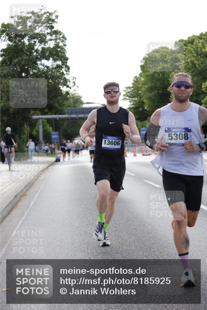 29.06.2025 - hella hamburg halbmarathon Jannik Wohlers http://msf.ph/oto/8185925 29.06.2025 09:43:39 Lombardsbrücke 1122, 1953, 2483, 3189, 3379, 5308, 7231, 8376, 9047, 10222, 10655, 11150, 13383, 13606 meine-sportfotos.de