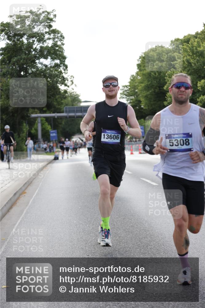29.06.2025 - hella hamburg halbmarathon Jannik Wohlers http://msf.ph/oto/8185932 29.06.2025 09:43:39 Lombardsbrücke 1122, 1953, 2483, 3189, 3379, 5308, 7231, 8376, 9047, 10222, 10655, 11150, 13383, 13606 meine-sportfotos.de