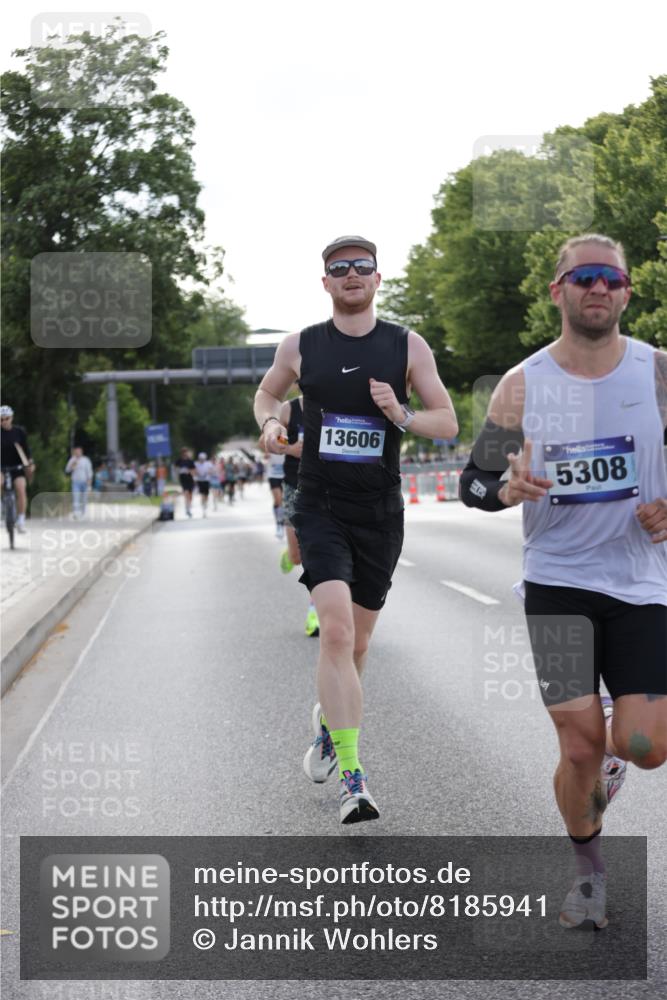 29.06.2025 - hella hamburg halbmarathon Jannik Wohlers http://msf.ph/oto/8185941 29.06.2025 09:43:39 Lombardsbrücke 1122, 1953, 2483, 3189, 3379, 5308, 7231, 8376, 9047, 10222, 10655, 11150, 13383, 13606 meine-sportfotos.de