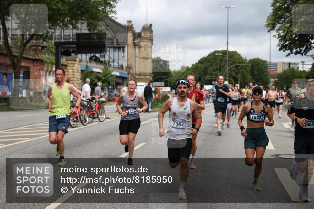 29.06.2025 - hella hamburg halbmarathon Yannick Fuchs http://msf.ph/oto/8185950 29.06.2025 10:43:35 20KM 1094, 1342, 1381, 1476, 2013, 2504, 2516, 2592, 2596, 2706, 2878, 2889, 2937, 3060, 3692, 4017, 4832, 5460, 5705, 6158, 7067, 7297, 7332, 8112, 8437, 8821, 9038, 9126, 9200, 9213, 9463, 9619, 9649, 9695, 9924, 9965, 10184, 11340, 11519, 11579, 11779, 11819, 11977, 12035, 12094, 12271, 12421, 12670, 13233, 13688, 13690, 14526, 15422, 15523, 16114, 16369, 16627, 16653, 16731, 16891, 17173, 17632, 17753, 18058, 18842, 18926, 19109 meine-sportfotos.de