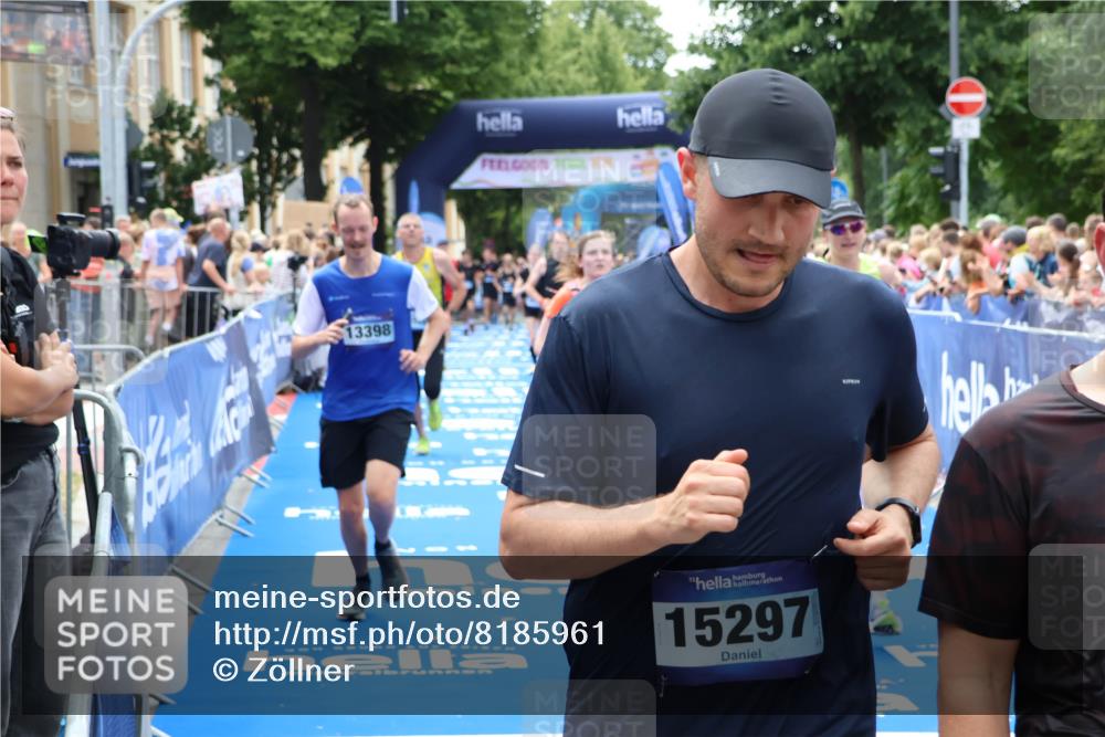 29.06.2025 - hella hamburg halbmarathon Zöllner http://msf.ph/oto/8185961 29.06.2025 10:42:58 Ziel 4823, 5011, 5477, 7035, 13398, 14447, 14849, 18559, 18659 meine-sportfotos.de