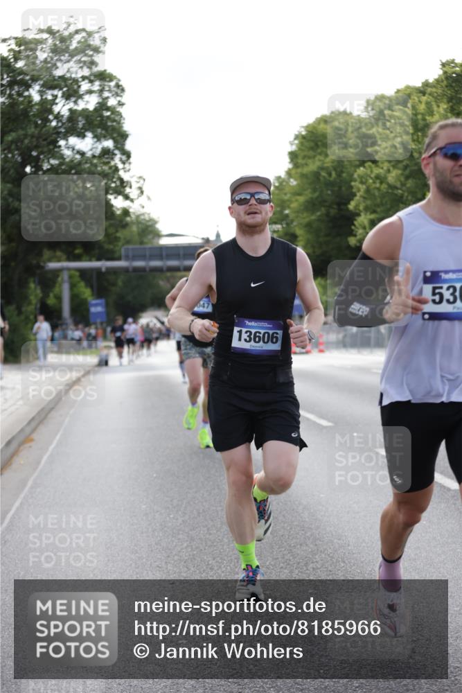 29.06.2025 - hella hamburg halbmarathon Jannik Wohlers http://msf.ph/oto/8185966 29.06.2025 09:43:39 Lombardsbrücke 1122, 1953, 2483, 3189, 3379, 5308, 7231, 8376, 9047, 10222, 10655, 11150, 13383, 13606 meine-sportfotos.de