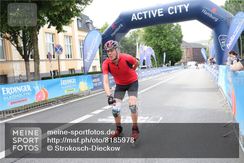 29.06.2025 - hella hamburg halbmarathon Strokosch-Dieckow http://msf.ph/oto/8185978 29.06.2025 09:25:56 Ziel 20100, 20463 meine-sportfotos.de
