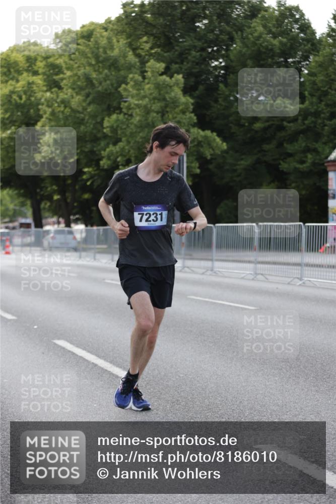 29.06.2025 - hella hamburg halbmarathon Jannik Wohlers http://msf.ph/oto/8186010 29.06.2025 09:43:43 Lombardsbrücke 1122, 1953, 2483, 3379, 5308, 7231, 7793, 8376, 9047, 10222, 10655, 13383, 13606 meine-sportfotos.de