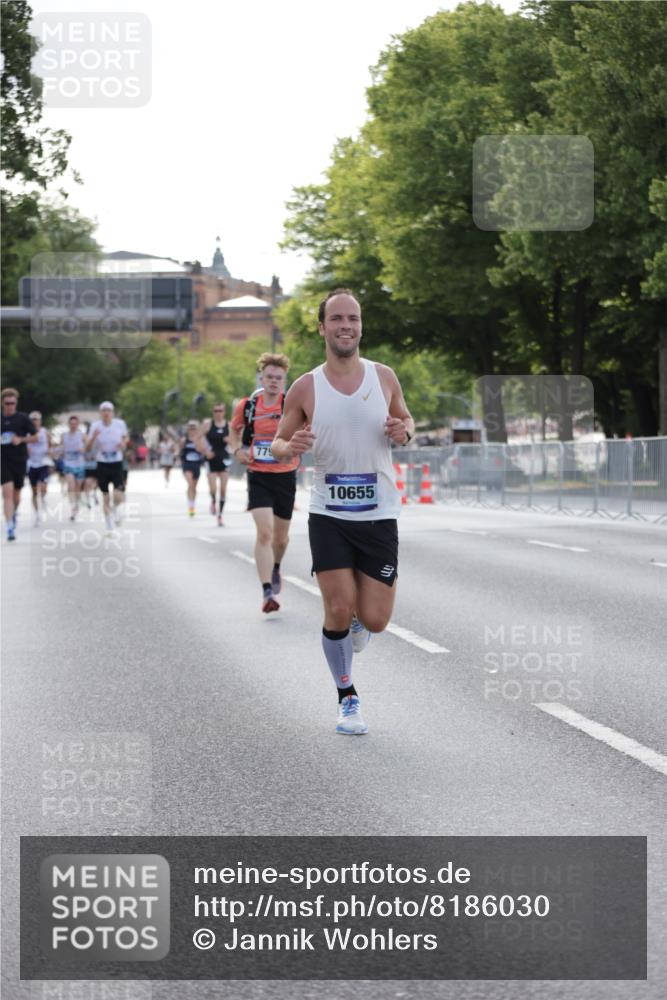 29.06.2025 - hella hamburg halbmarathon Jannik Wohlers http://msf.ph/oto/8186030 29.06.2025 09:43:44 Lombardsbrücke 1122, 1953, 2483, 3379, 5308, 7231, 7793, 8376, 9047, 10222, 10655, 13383, 13606 meine-sportfotos.de
