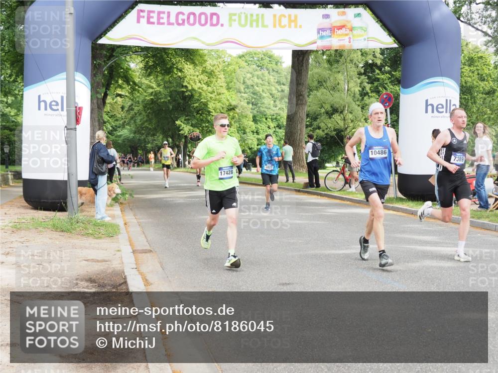 29.06.2025 - hella hamburg halbmarathon MichiJ http://msf.ph/oto/8186045 29.06.2025 10:18:42 Zwischen KM18-KM19 7389, 8473, 17374 meine-sportfotos.de