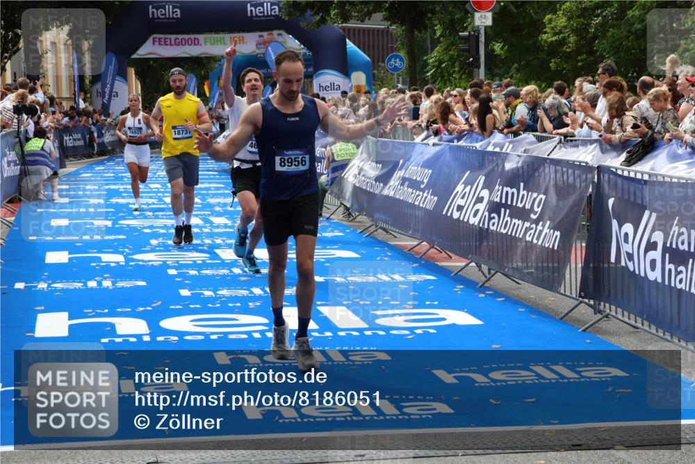 29.06.2025 - hella hamburg halbmarathon Zöllner http://msf.ph/oto/8186051 29.06.2025 10:33:33 Ziel 4602, 8956, 15326, 16931, 17056, 18731, 18854 meine-sportfotos.de