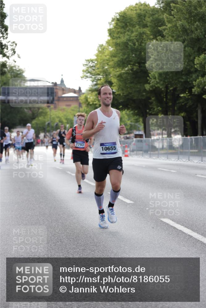 29.06.2025 - hella hamburg halbmarathon Jannik Wohlers http://msf.ph/oto/8186055 29.06.2025 09:43:44 Lombardsbrücke 1122, 1953, 2483, 3379, 5308, 7231, 7793, 8376, 9047, 10222, 10655, 13383, 13606 meine-sportfotos.de