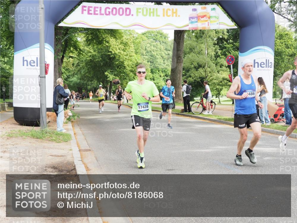 29.06.2025 - hella hamburg halbmarathon MichiJ http://msf.ph/oto/8186068 29.06.2025 10:18:43 Zwischen KM18-KM19 1827, 7389, 8473, 10486, 17374, 17428 meine-sportfotos.de