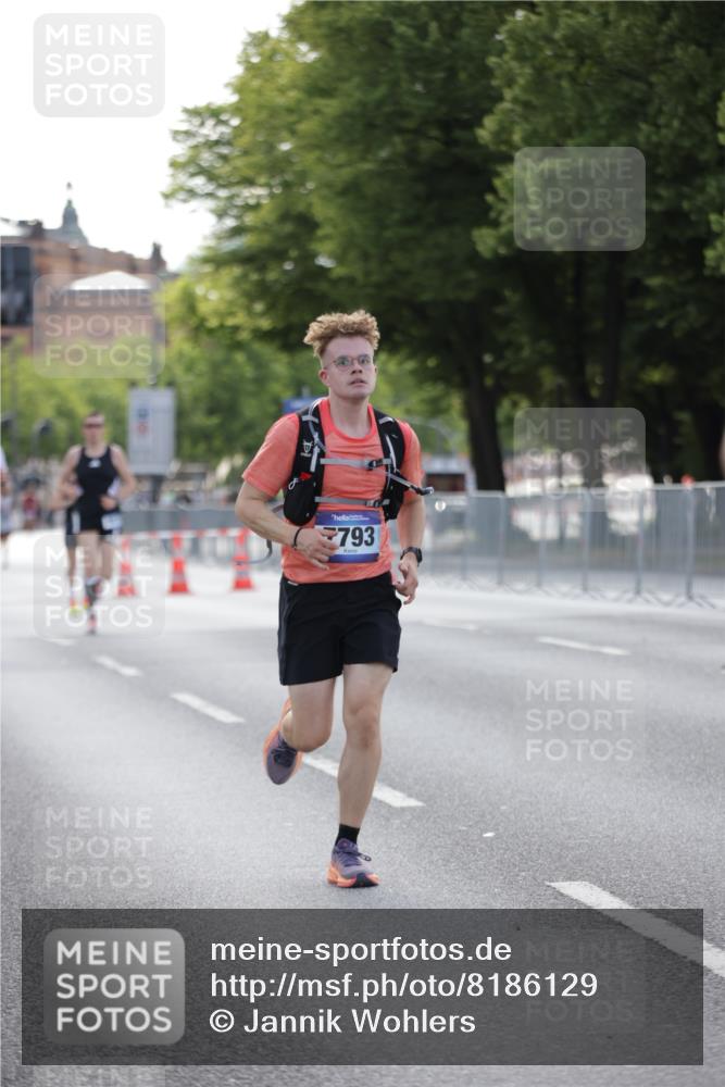 29.06.2025 - hella hamburg halbmarathon Jannik Wohlers http://msf.ph/oto/8186129 29.06.2025 09:43:45 Lombardsbrücke 1122, 1953, 2483, 3379, 5308, 7231, 7793, 9047, 10222, 10655, 13383, 13606 meine-sportfotos.de